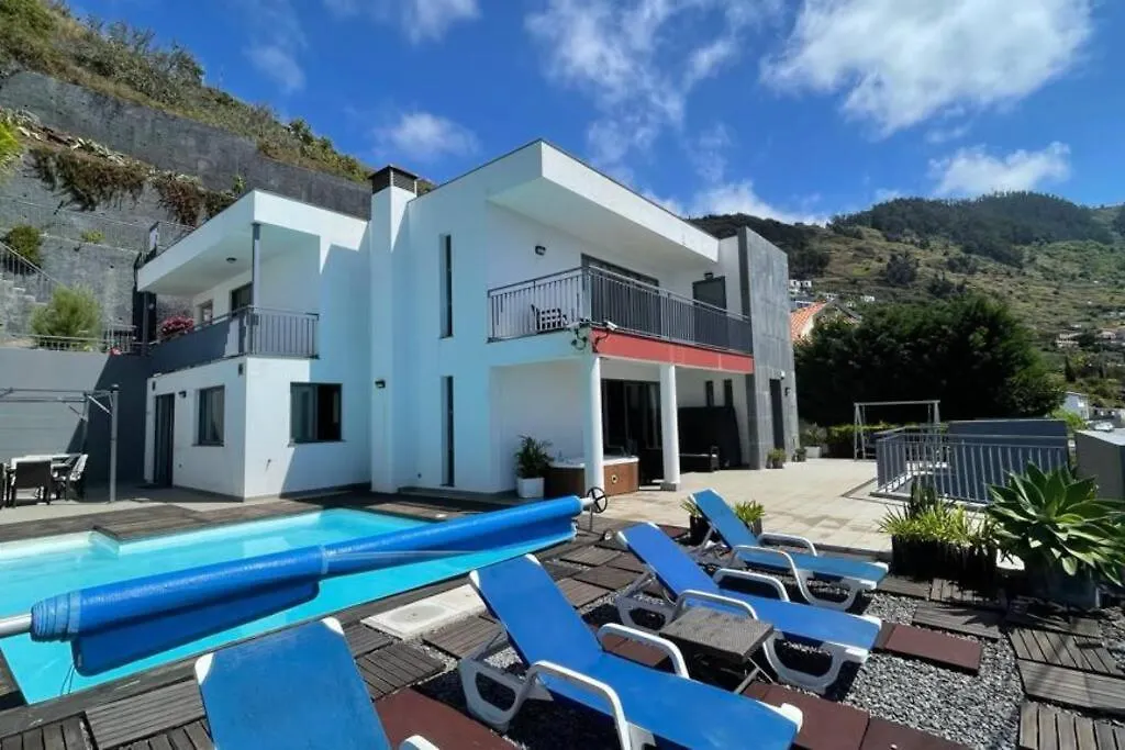 Villa Nunes, Big Holiday House With Private Pool Calheta  Portugal