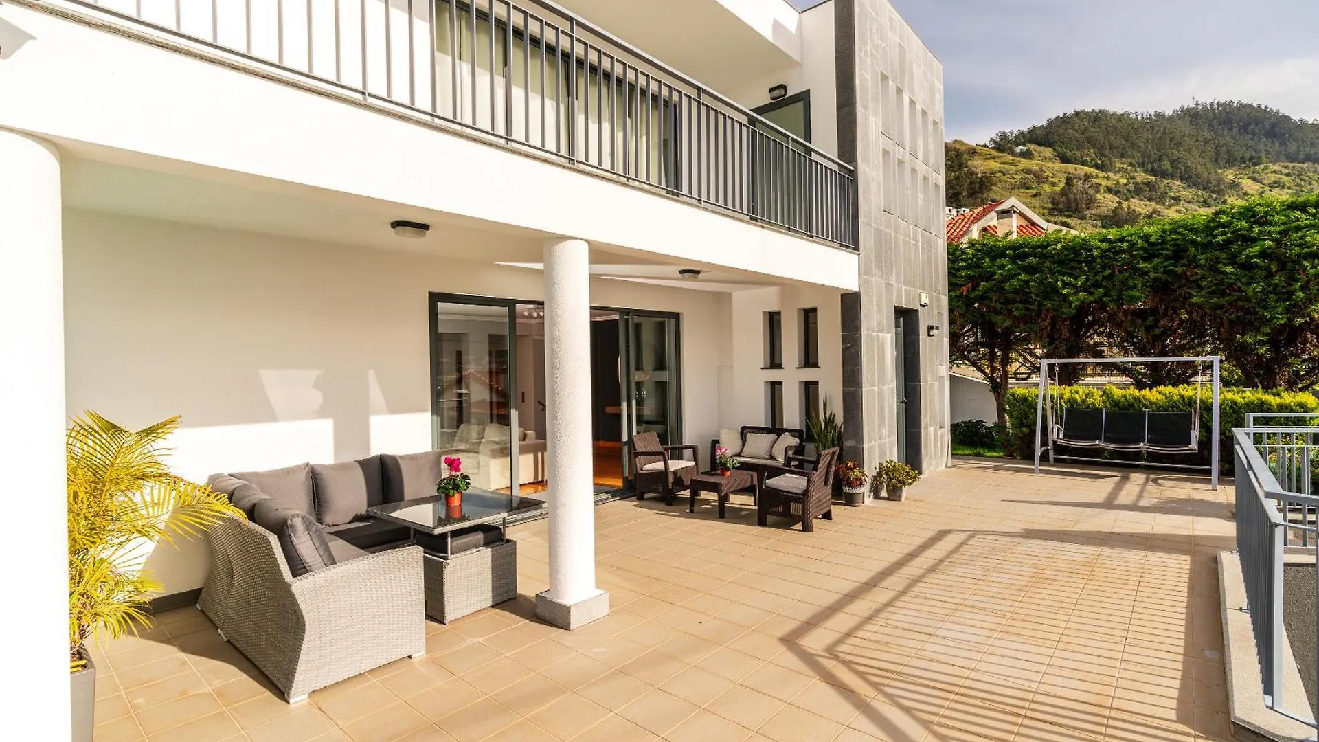 Villa Nunes, Big Holiday House With Private Pool カリェタ