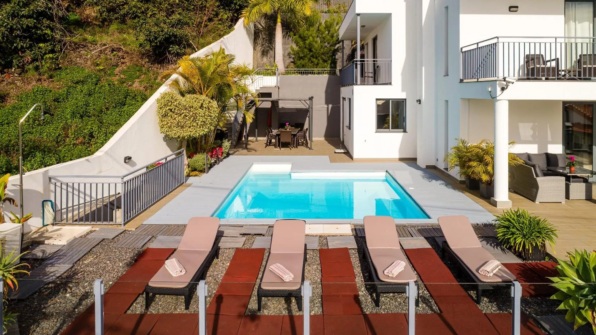 Villa Nunes, Big Holiday House With Private Pool カリェタ 0*,  ポルトガル