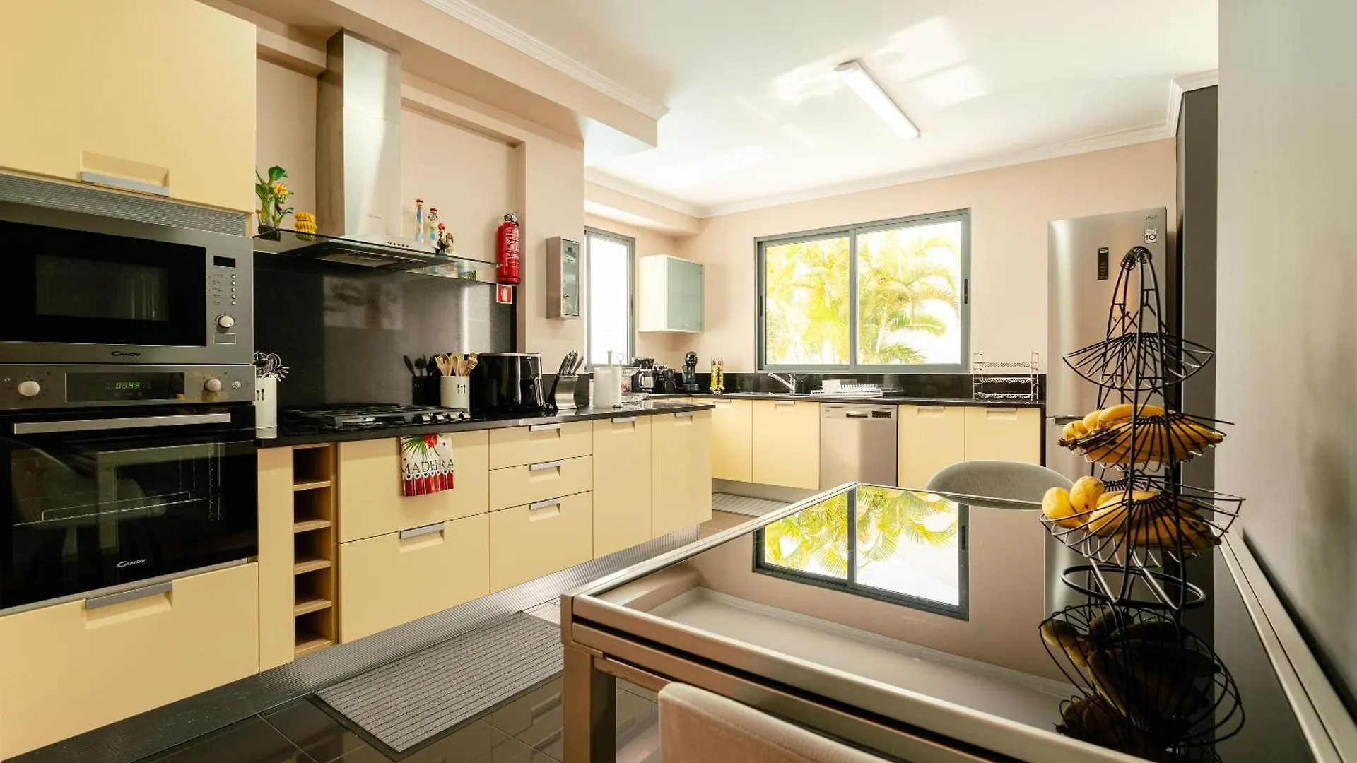 Villa Nunes, Big Holiday House With Private Pool Calheta